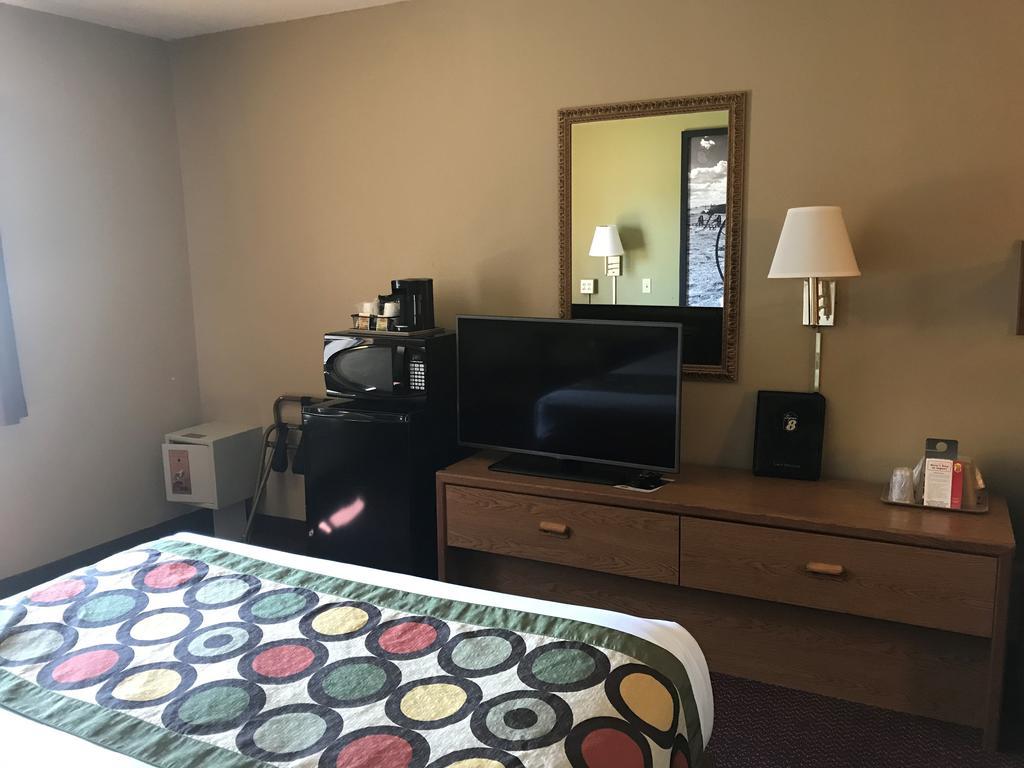 Super 8 By Wyndham Aberdeen East Экстерьер фото